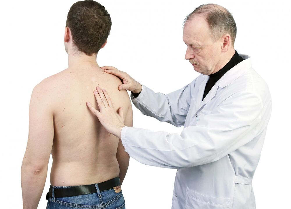 La diagnosi dell'osteocondrosi comprende una visita medica della colonna vertebrale