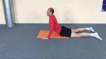 La terapia fisica aiuta a rafforzare i muscoli della schiena indeboliti nell'osteocondrosi